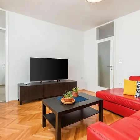 Apartment Sunny Aura - Travel & Work - With Parking