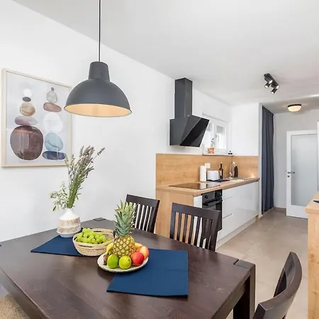 Sunny Aura - Travel & Work - With Parking Appartement Pula