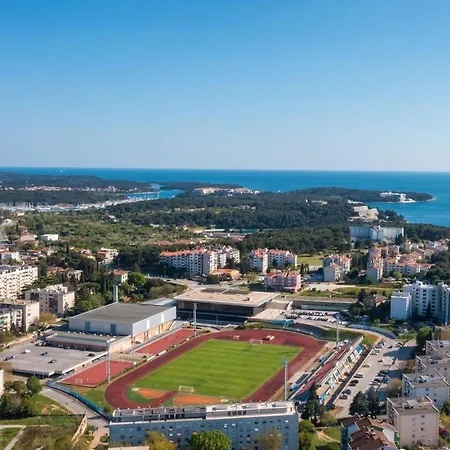 Apartment Sunny Aura - Travel & Work - With Parking Pula