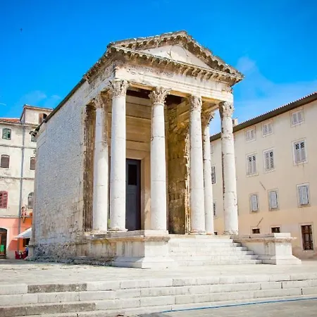 Sunny Aura - Travel & Work - With Parking Appartement Pula