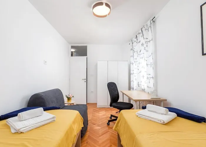 Sunny Aura - Travel & Work - With Parking * بولا