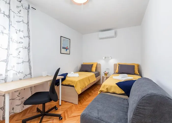 Sunny Aura - Travel & Work - With Parking * Pula