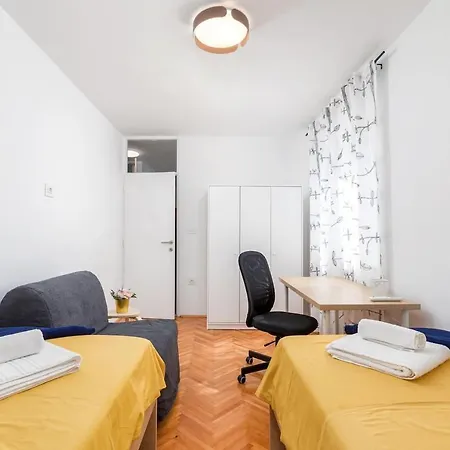 Sunny Aura - Lungomare - Special Rate - Building Works On Facade * Pula