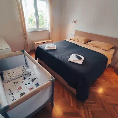 Sunny Aura - Travel & Work - With Parking بولا