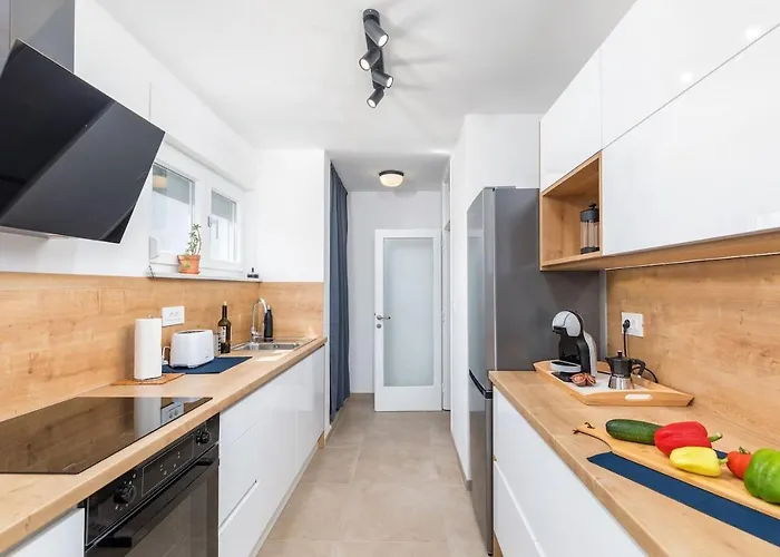 Apartament Sunny Aura - Travel & Work - With Parking Pula