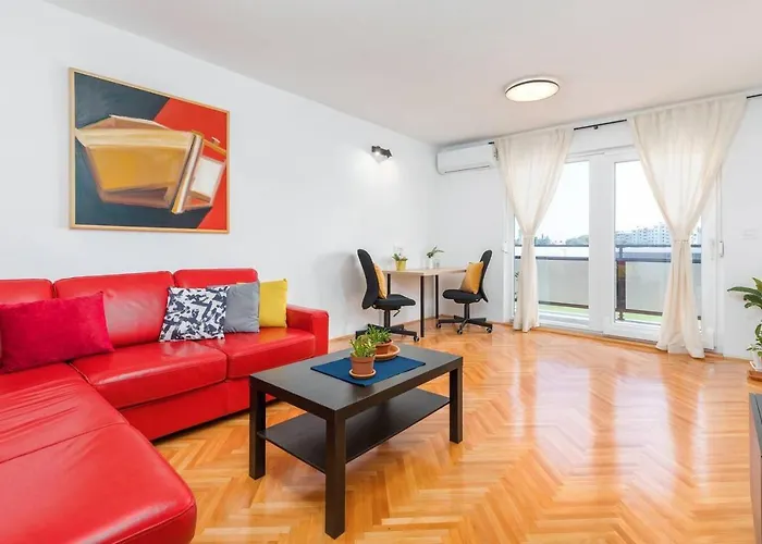 Sunny Aura - Travel & Work - With Parking * Pula