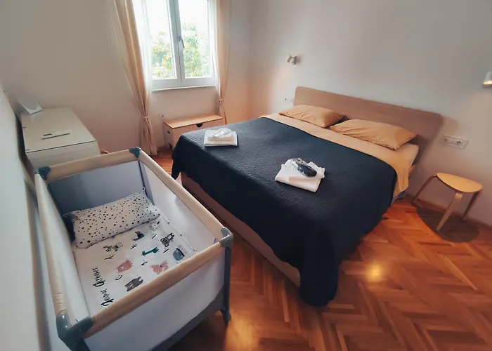 Sunny Aura - Travel & Work - With Parking Pula