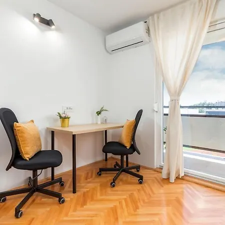 Sunny Aura - Spacious And Bright, With Parking Pula