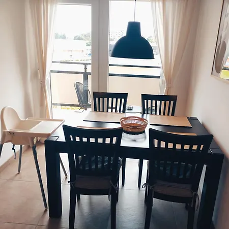 Sunny Aura - Spacious And Bright, With Parking